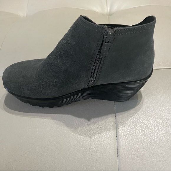 Skechers women’s booties Suede Parallel Wedge Ankle Boots size 6.5 gray - Picture 4 of 9